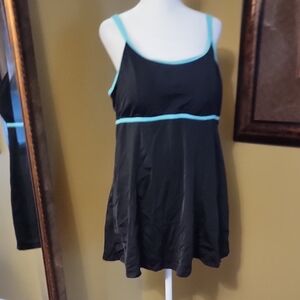 Chic Black Chemise with Blue Trim